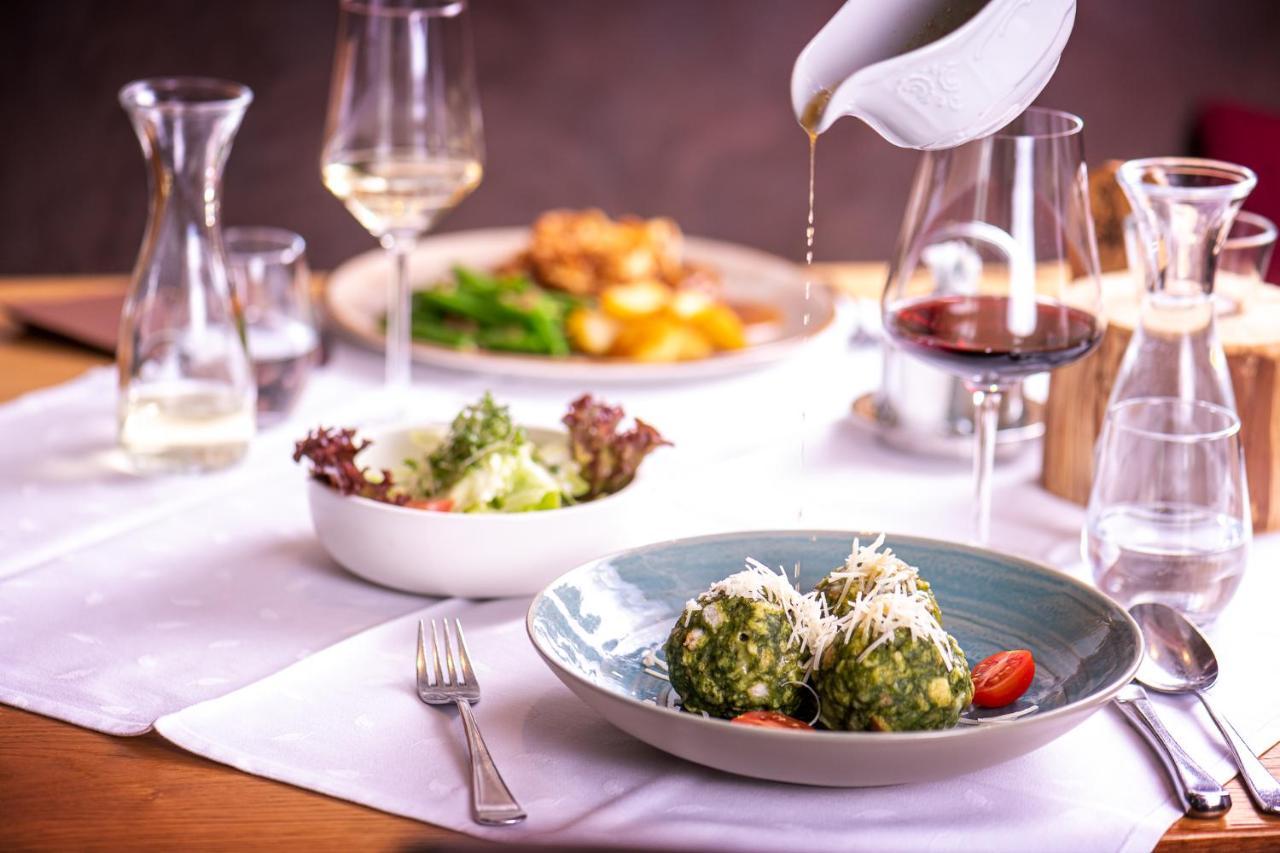 לאוגנג Pension Restaurant Dorfalm מראה חיצוני תמונה