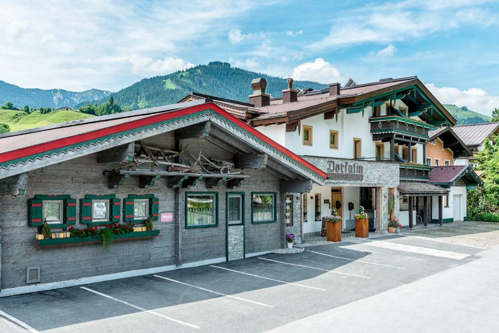 לאוגנג Pension Restaurant Dorfalm מראה חיצוני תמונה